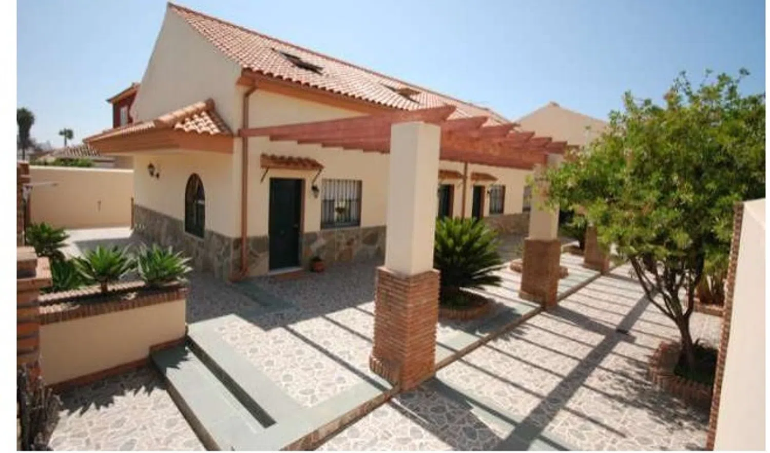 Chalet adosado en calle los rosales, 6 - Foto 1