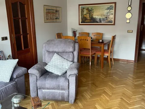 Piso en plaza de Mondariz, 11