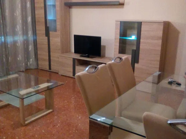 Piso en plaza Pintor Isidoro Marín, 4