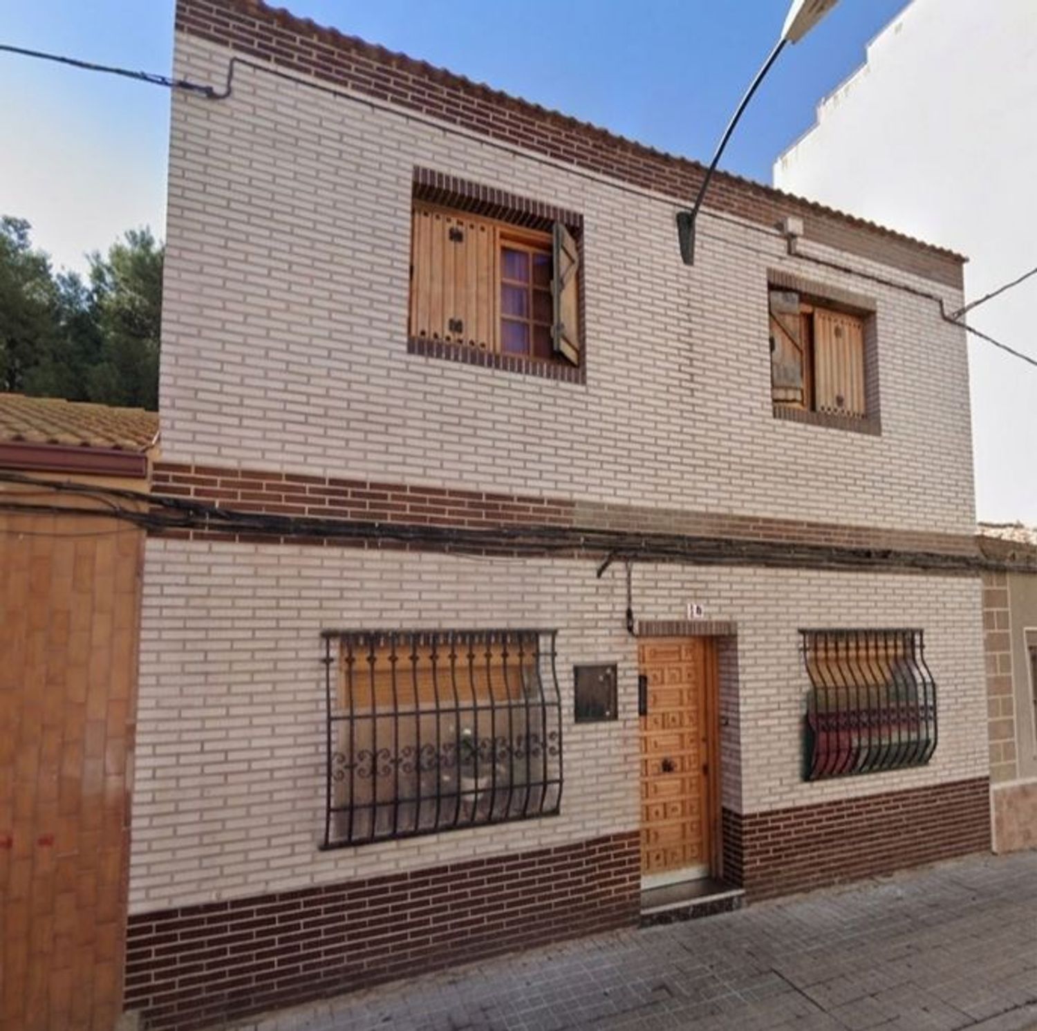 Chalet adosado en calle de Oviedo, 14 - Foto 1