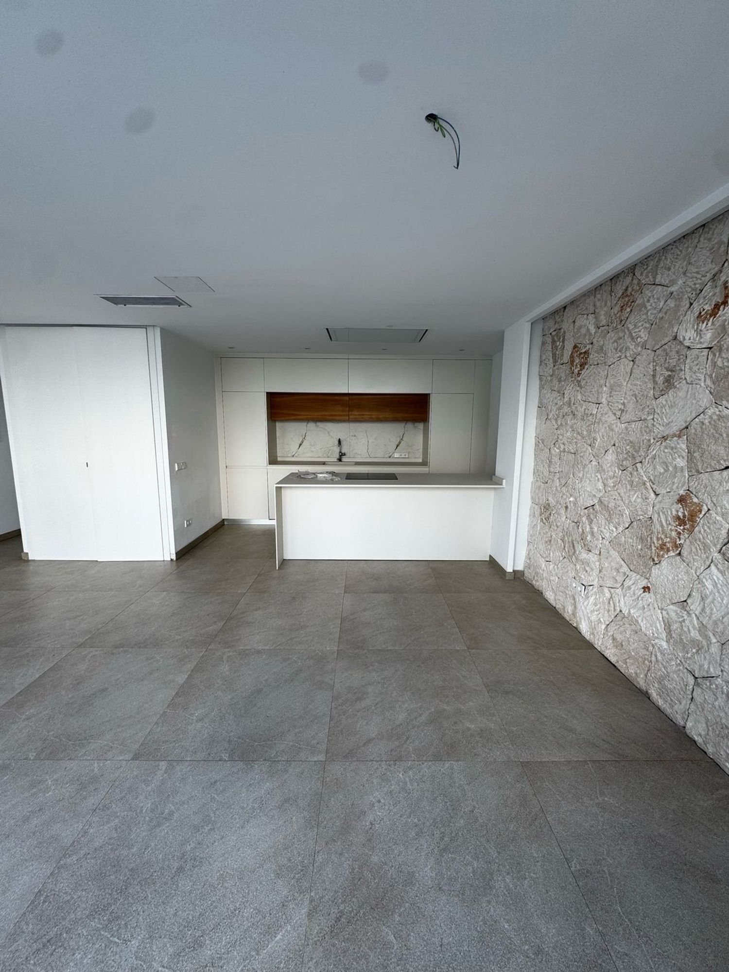 Piso en Calle de la Reina Maria Cristina, 60 - Foto 2