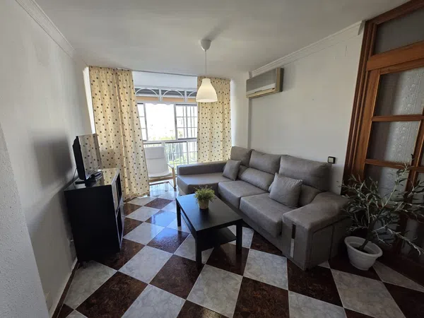 Piso en Plaza Valentin Ortigosa, 3, Los Guindos - Parque Mediterráneo - Santa Paula - Foto 4