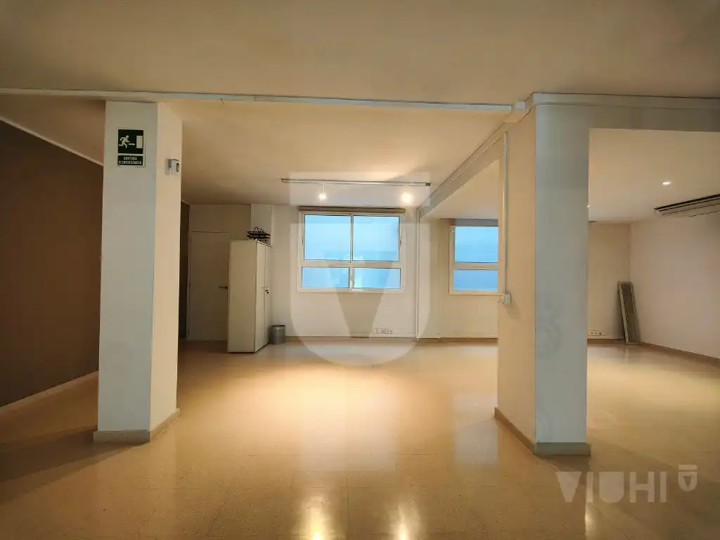 Local comercial en  Carrer Camí Ral - Foto 7