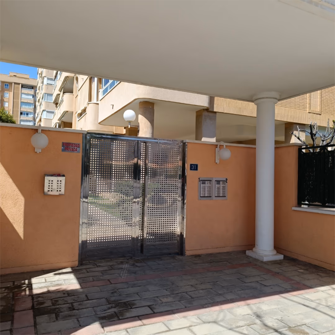 Piso en  Avenida San Sebastián 31
