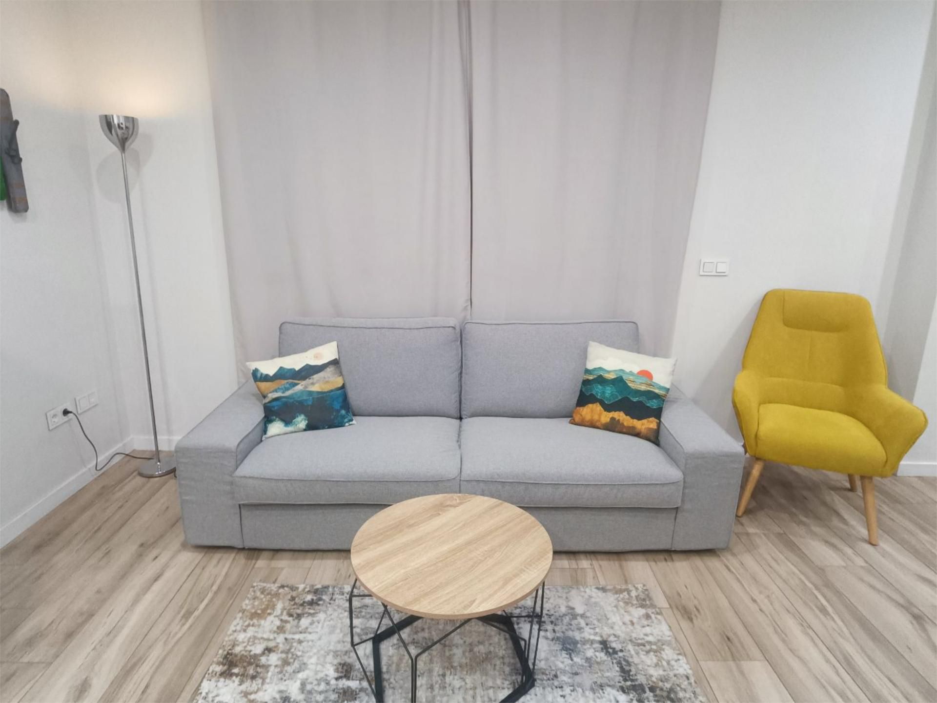 Estudio en  Calle Rafael Salinas 25