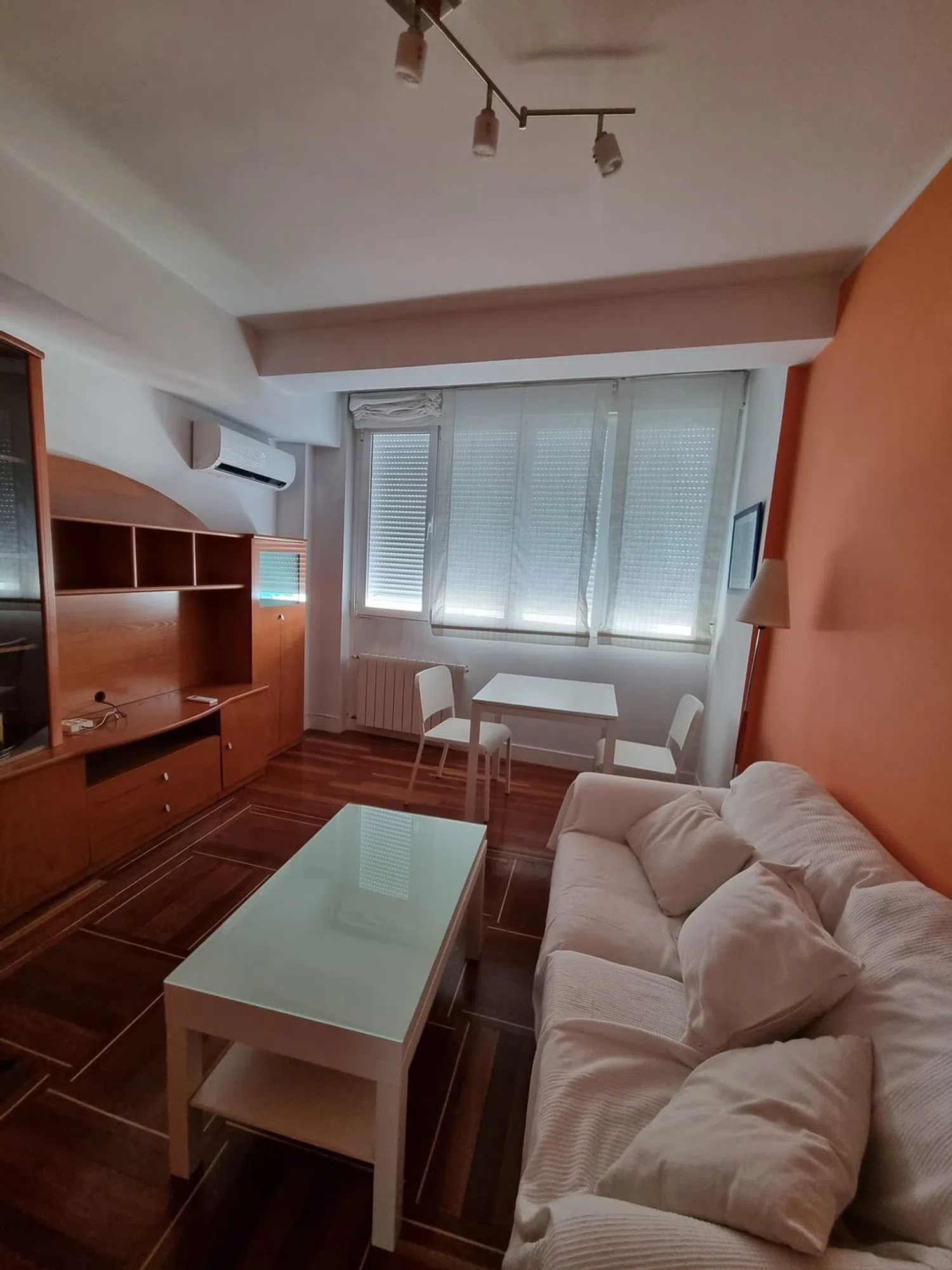 Piso en calle de María de Guzmán, 53 - Foto 2