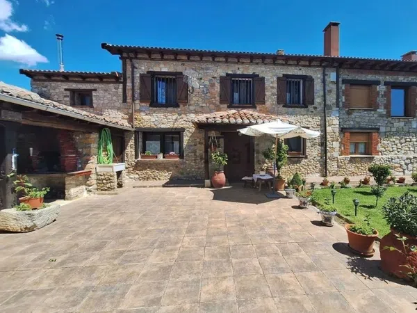 Casa de pueblo en Calle de Abajo s/n - Foto 2