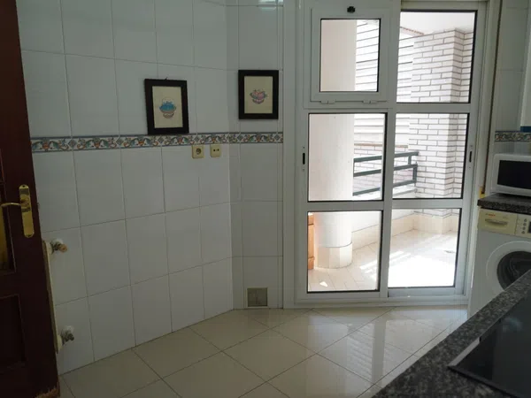 Piso en Calle Avellanos, 5, Salesas-Foncalada-Campoamor - Foto 13