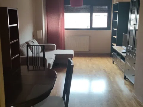 Piso en calle Artuŕo Soria, 2