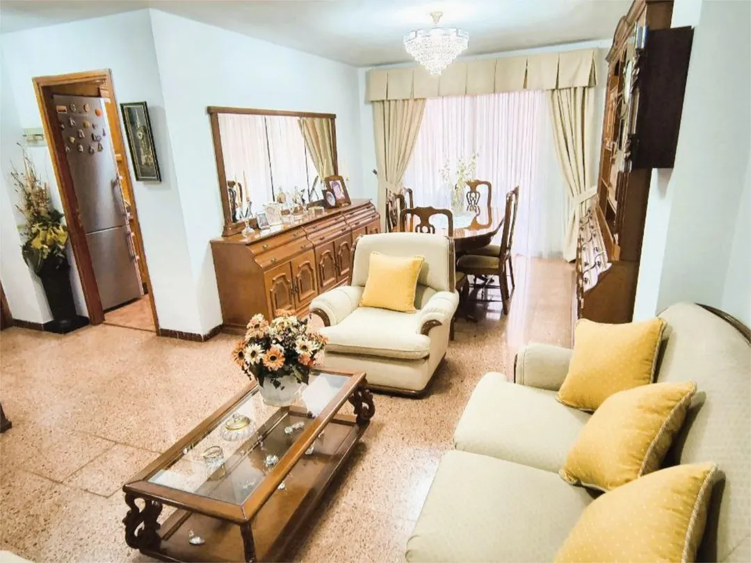 Piso en  Avenida de Benito Pérez Armas 4 - Foto 1