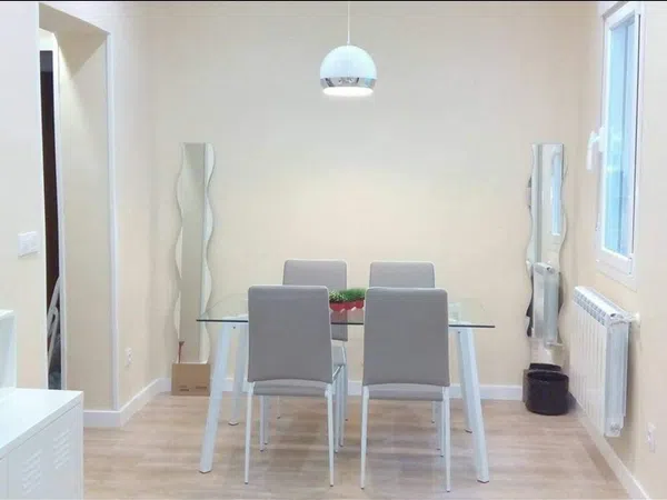 Piso en calle de Teruel, 3