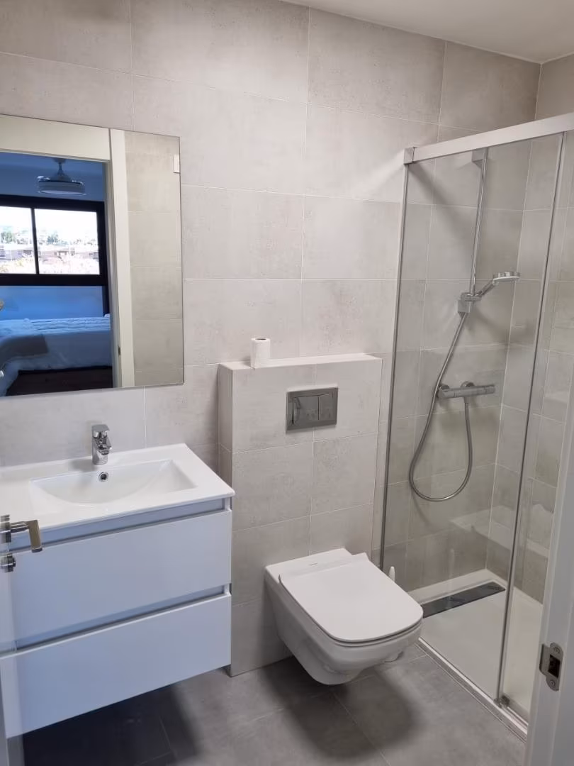 Piso en  Avenida Don Juan de Borbon 77 - Foto 2