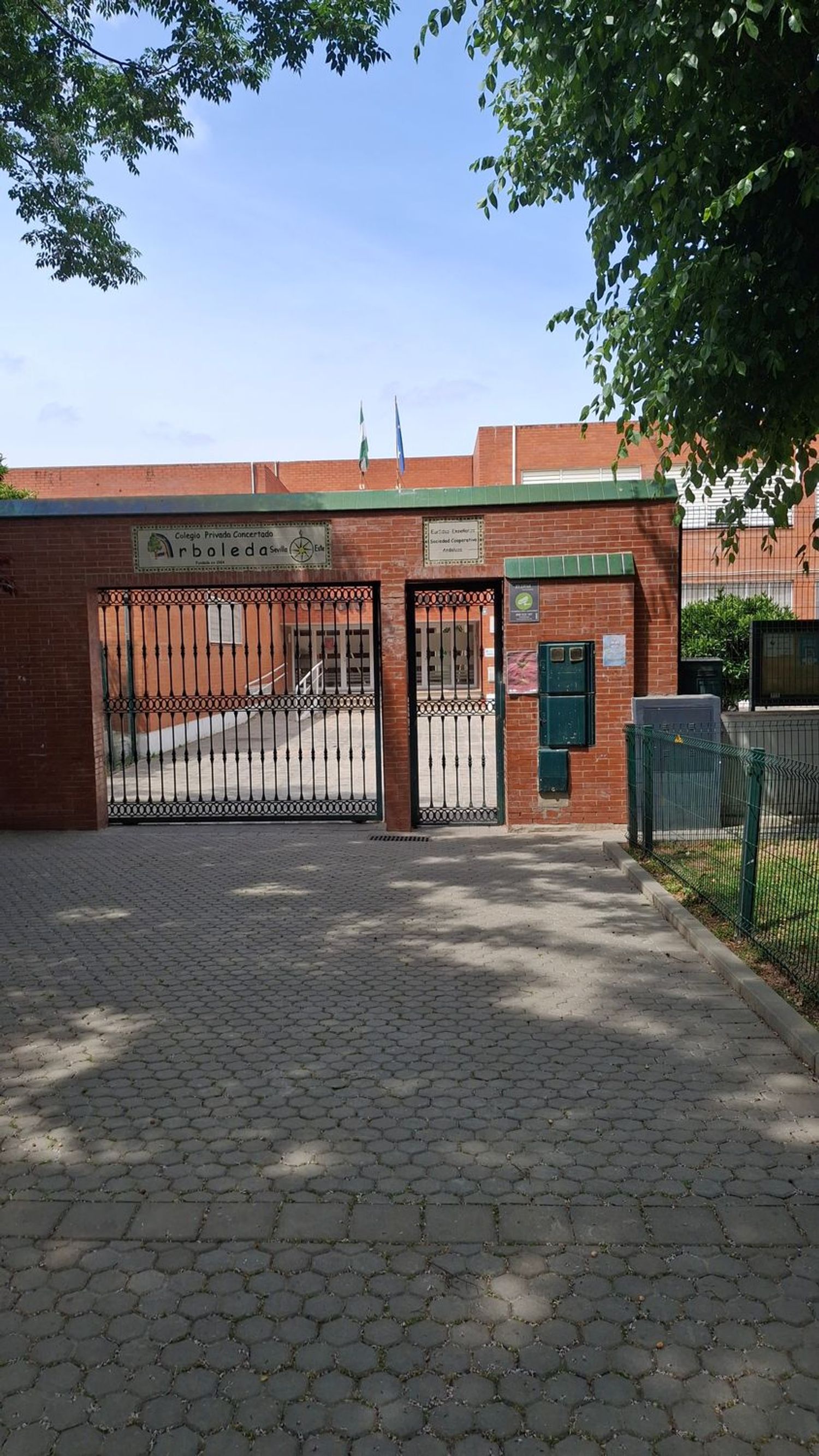 Chalet adosado en Avenida de las Ciencias - Foto 4