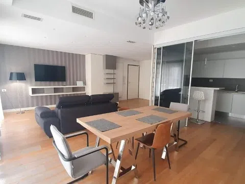 Piso en calle Rey Abdullah, 6