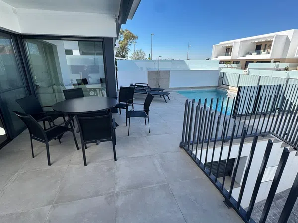 Chalet adosado en Maria Moliner, 8 sn - Foto 1