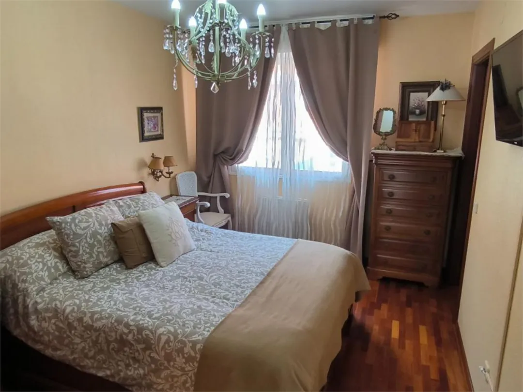 Casa adosada en  Calle Quiñones 34 - Foto 4