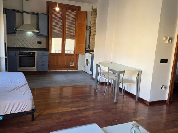 Piso en calle de la Caritat, 2