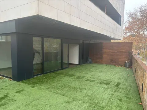 Piso en paseo de los Ruiseñores, 25