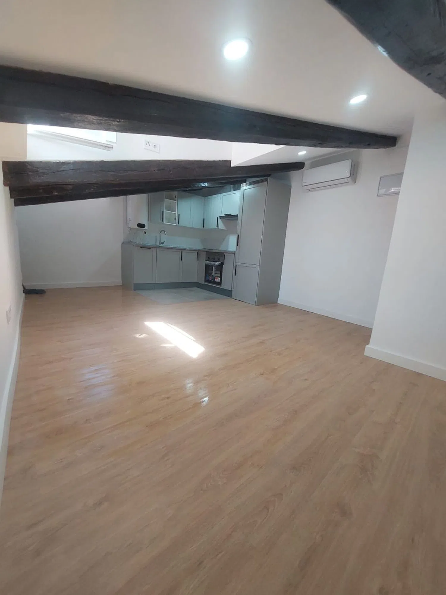 Ático en calle del Mesón de Paredes, 42 - Foto 2