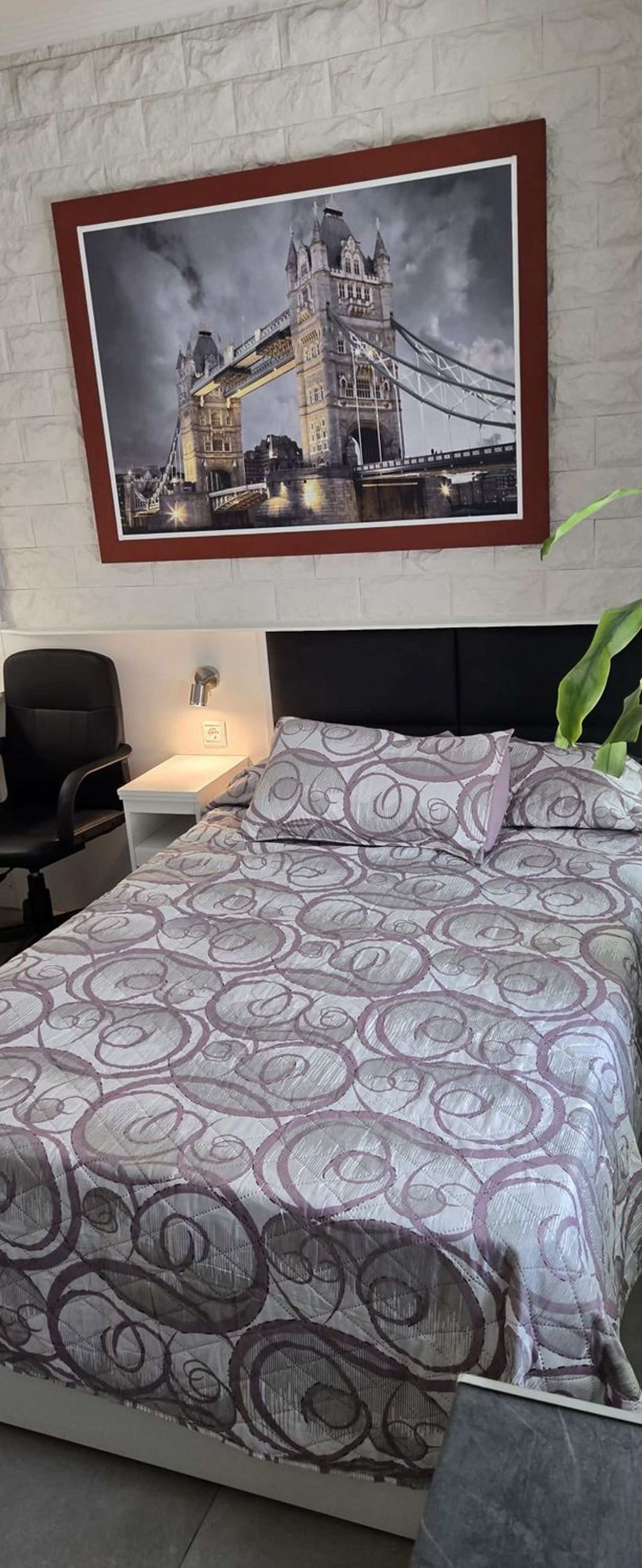 Estudio en calle de Leganitos, 20 - Foto 1