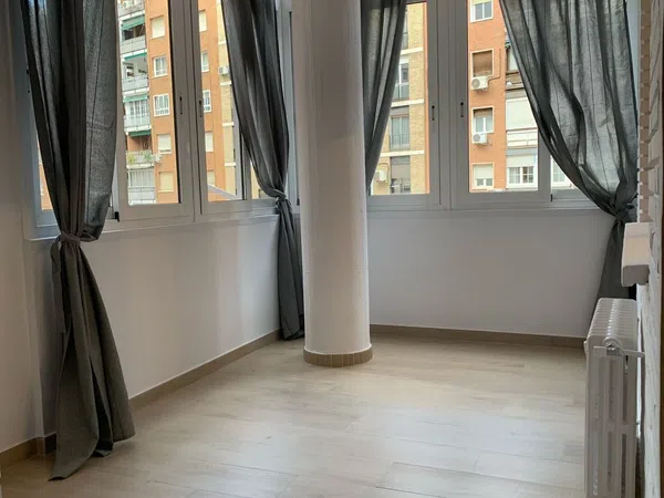 Piso en calle de Enrique Larreta, 12