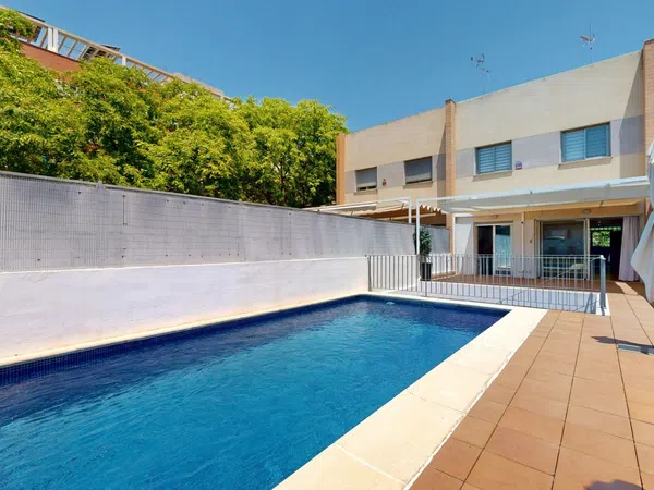 Chalet adosado en Calle de la Comare Pilar Martí, Zona Avenida al Vedat, Zona Avenida al Vedat - Foto 1