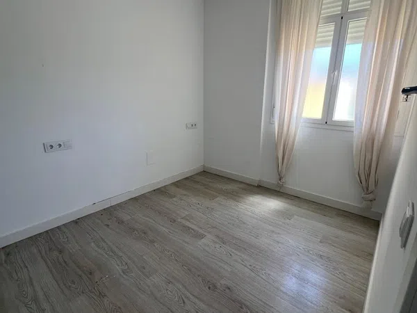 Piso en Avenida Juan Sebastián Elcano, 129 - Foto 8