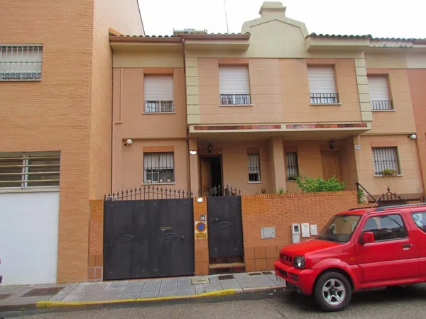 Chalet adosado en Calle Alonso de Ercilla, 30 - Foto 1