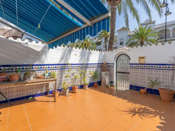 Chalet adosado en Avenida las Palmeras, 7 - Foto 1