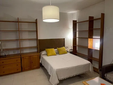 Estudio en calle Almona de San Juan de Dios, 20