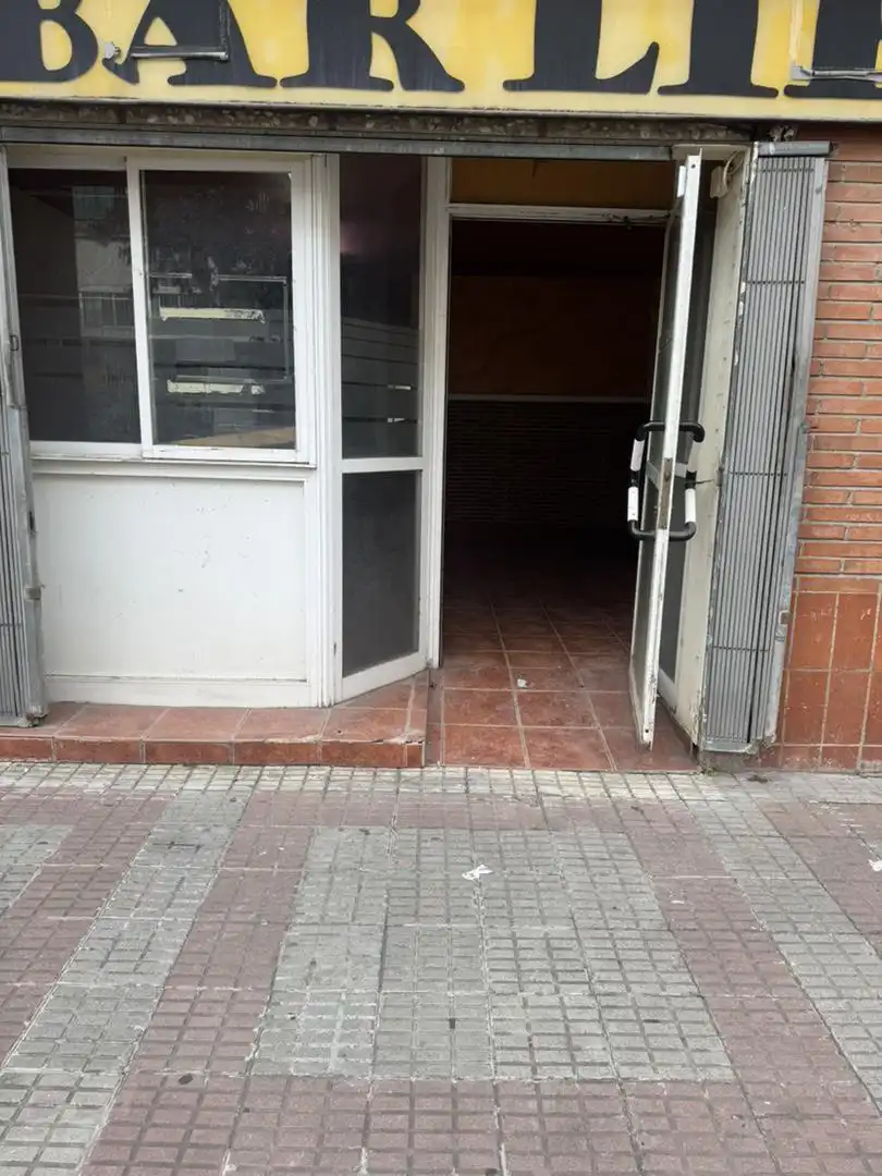 Local comercial en  Carrer de Lluís Companys 20 - Foto 2