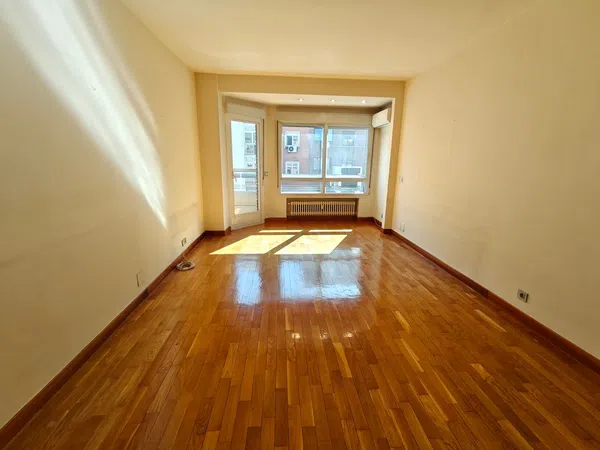 Piso en avenida de la Ciudad de Barcelona, 109