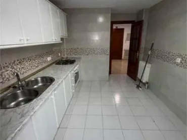 Piso en Zona Eroski - Foto 3