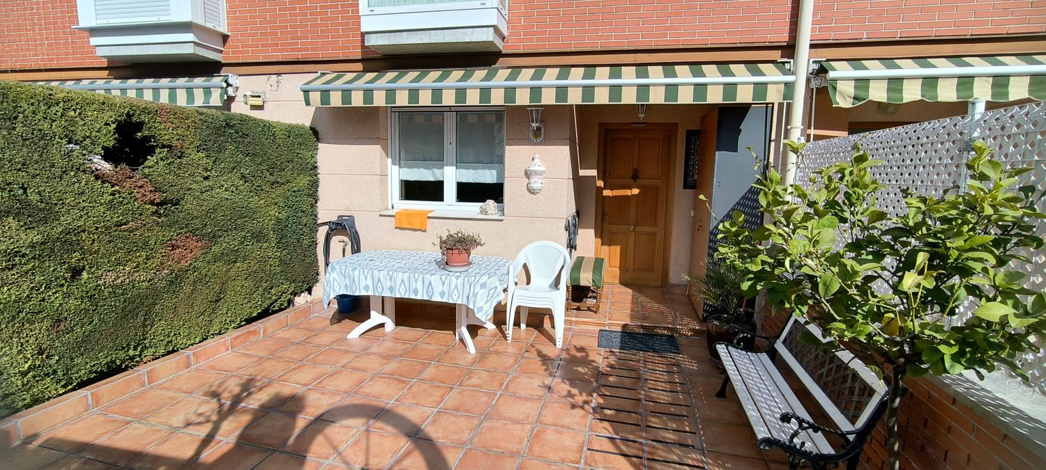 Chalet adosado en calle Quiñones, 22 Ap - Foto 1