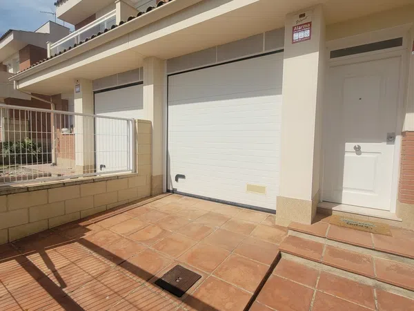 Chalet adosado en Calle President Josep Tarradellas, 11 - Foto 5