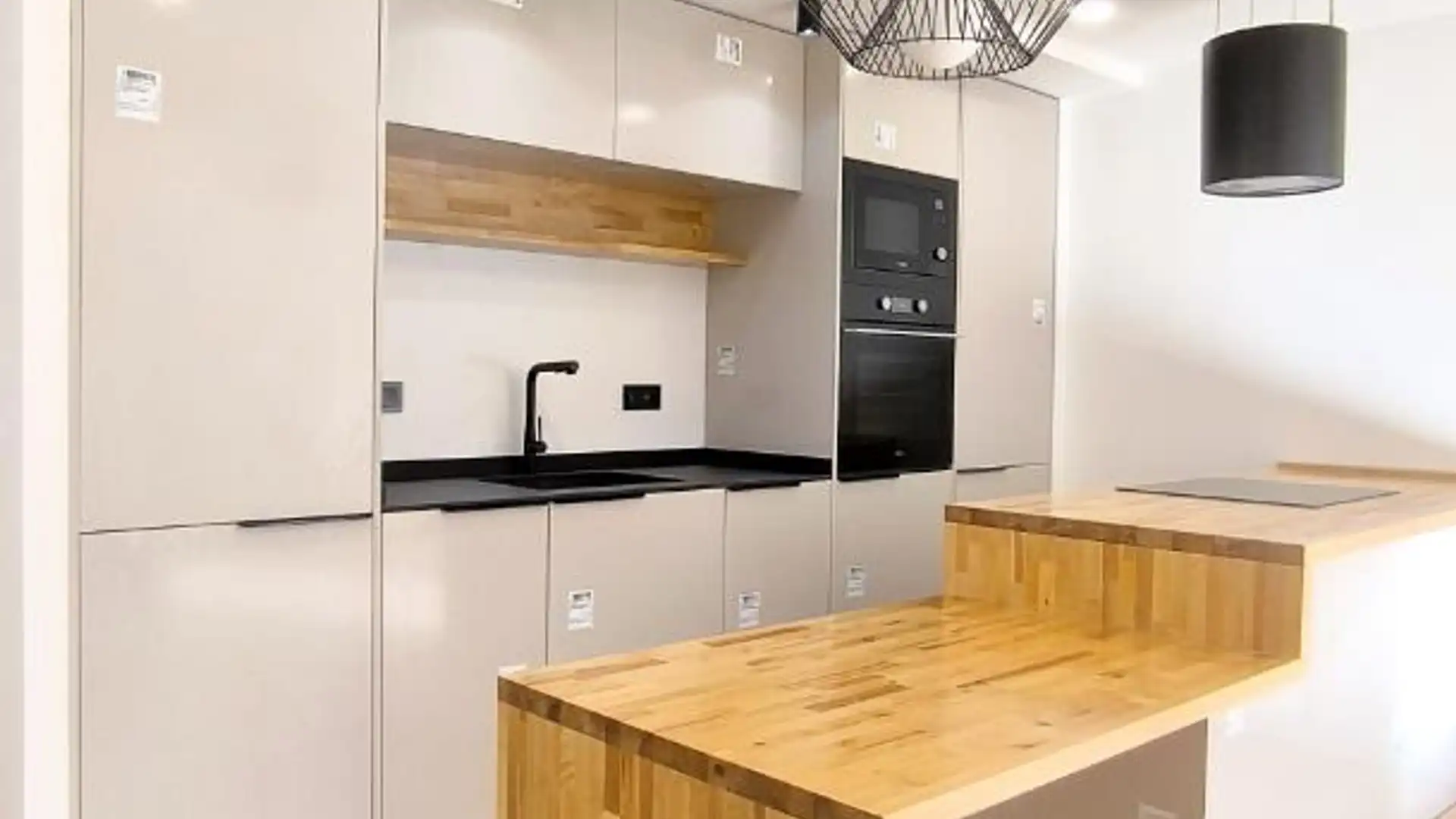 Piso en  Carrer de Gaspar Torrella 9 - Foto 1