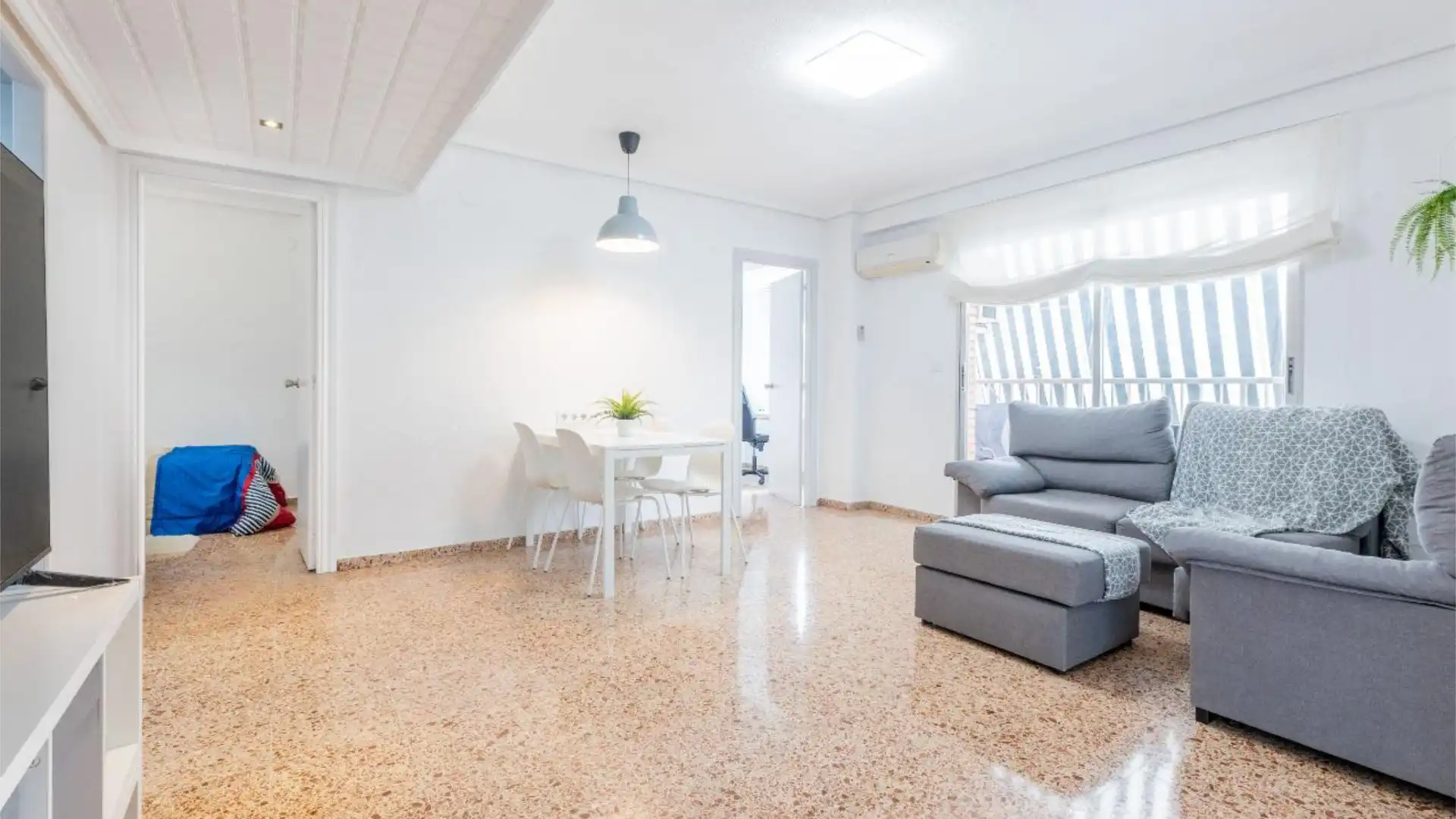 Piso en  Carrer de Yecla 19 - Foto 1