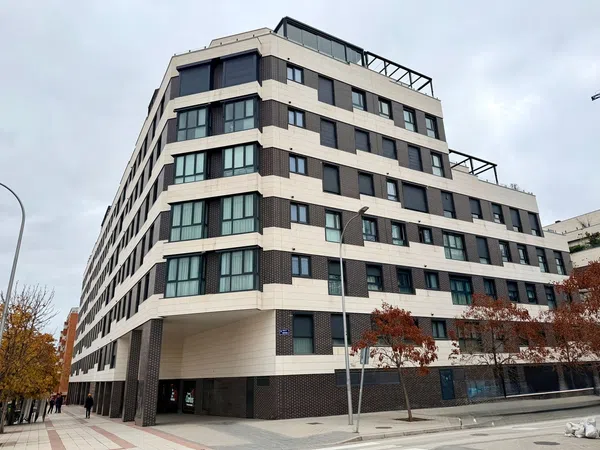 Piso en calle de Aquitania, 4