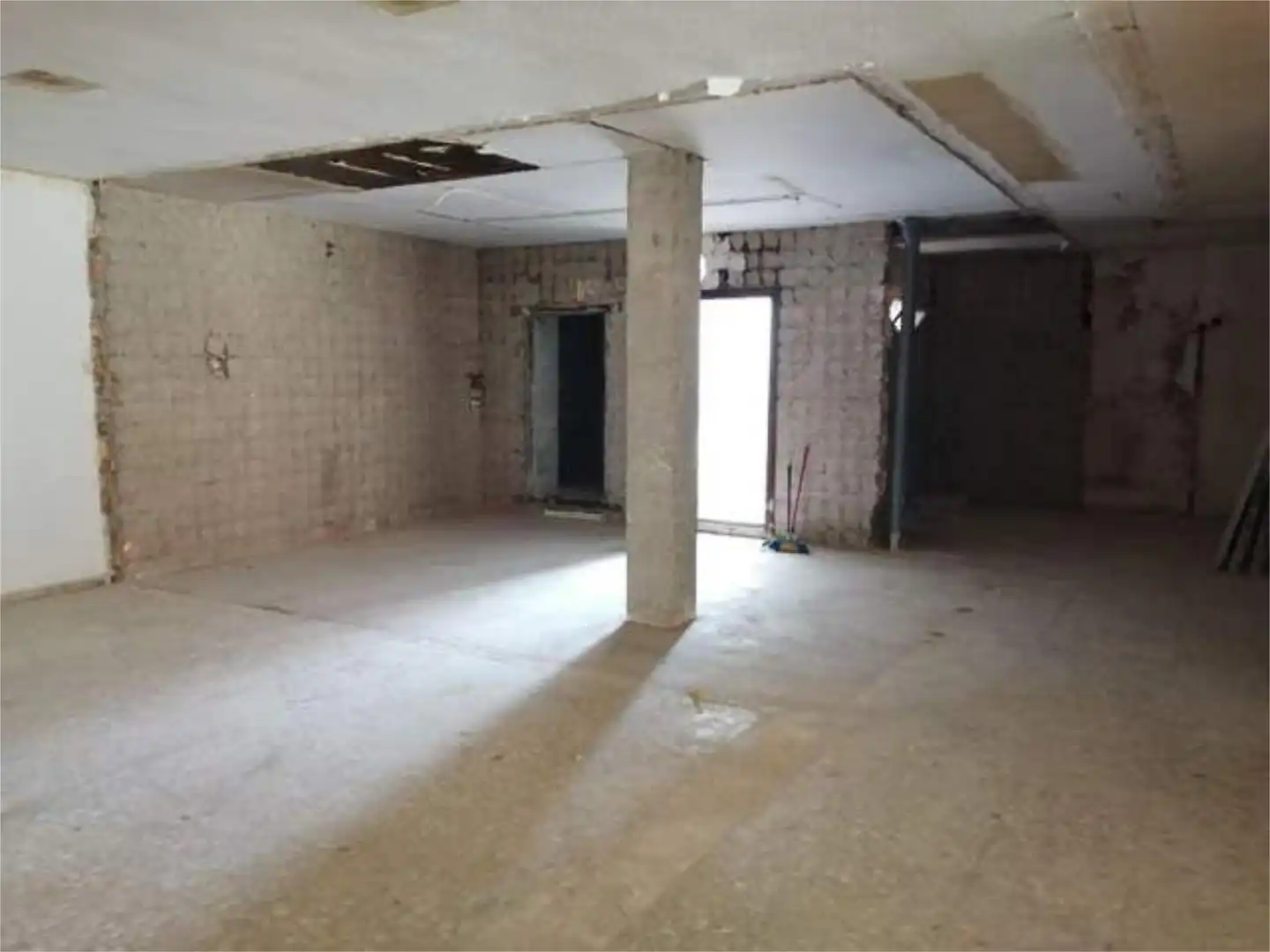 Local comercial en Cartuja - Foto 2