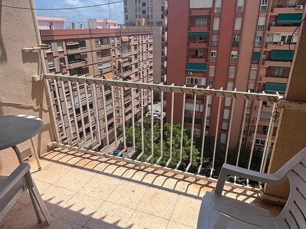Piso en Plaza d'Hondures, Ciutat Jardí - Foto 1