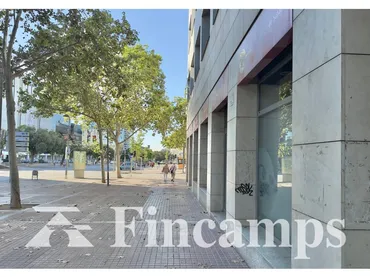 Local comercial en  Avenida Francesc Macià - Foto 4