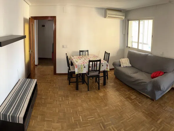 Piso en calle de Calahorra, 56