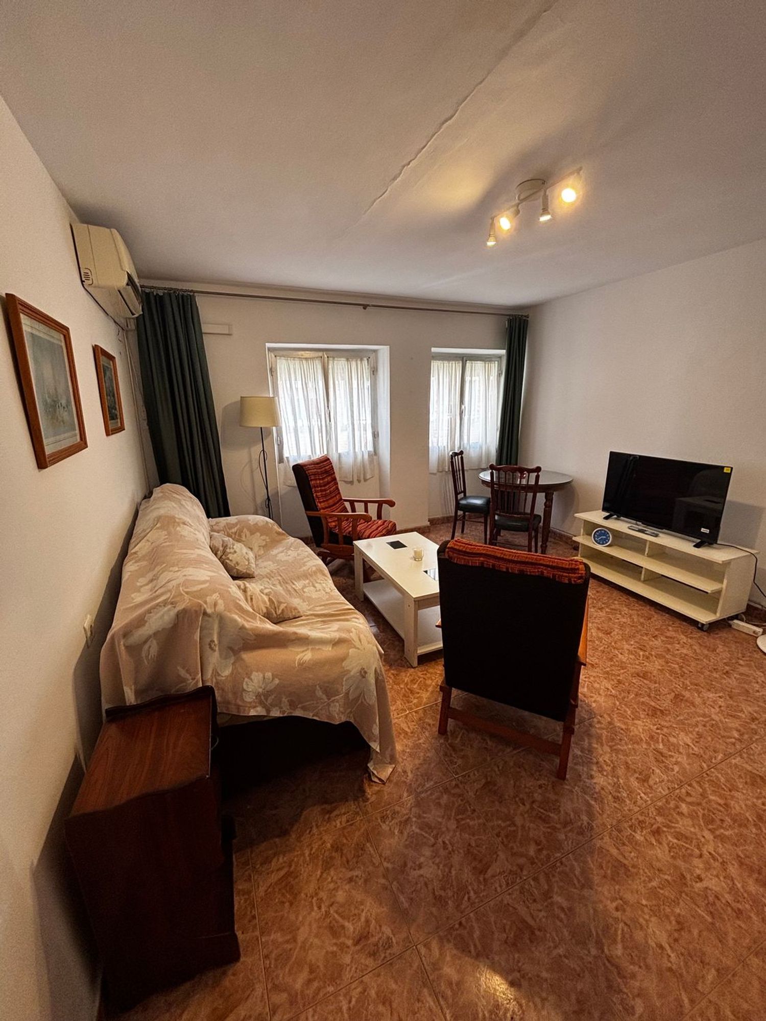 Piso en calle Tarfia, 1