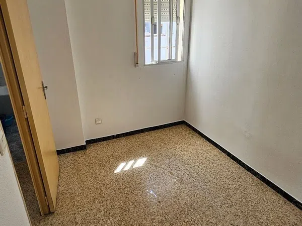 Piso en Calle Lamarque de Novoa, 4, Cruz Roja - Capuchinos - Foto 5