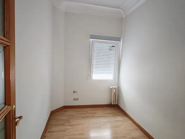 Piso en calle de Cea Bermúdez, 50