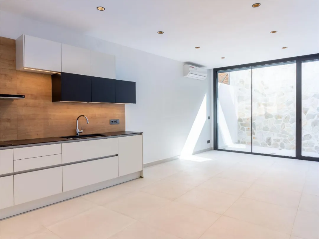 Casa adosada en  Carrer del Rector 31 - Foto 3