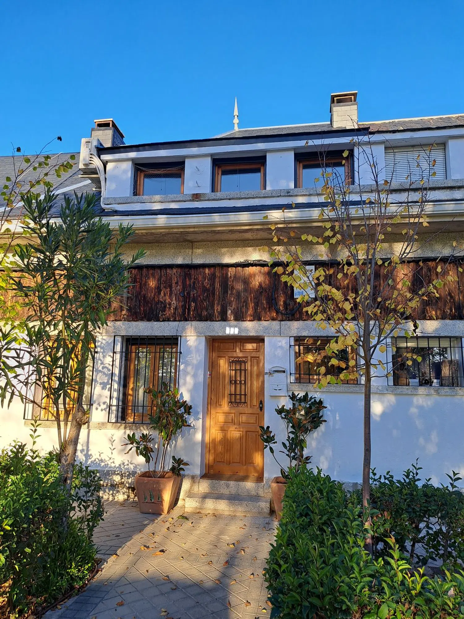 Chalet adosado en Barrio El Pardo - Foto 1