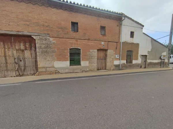 Casa de pueblo en Carretera de Villalbarba, 3 - Foto 1