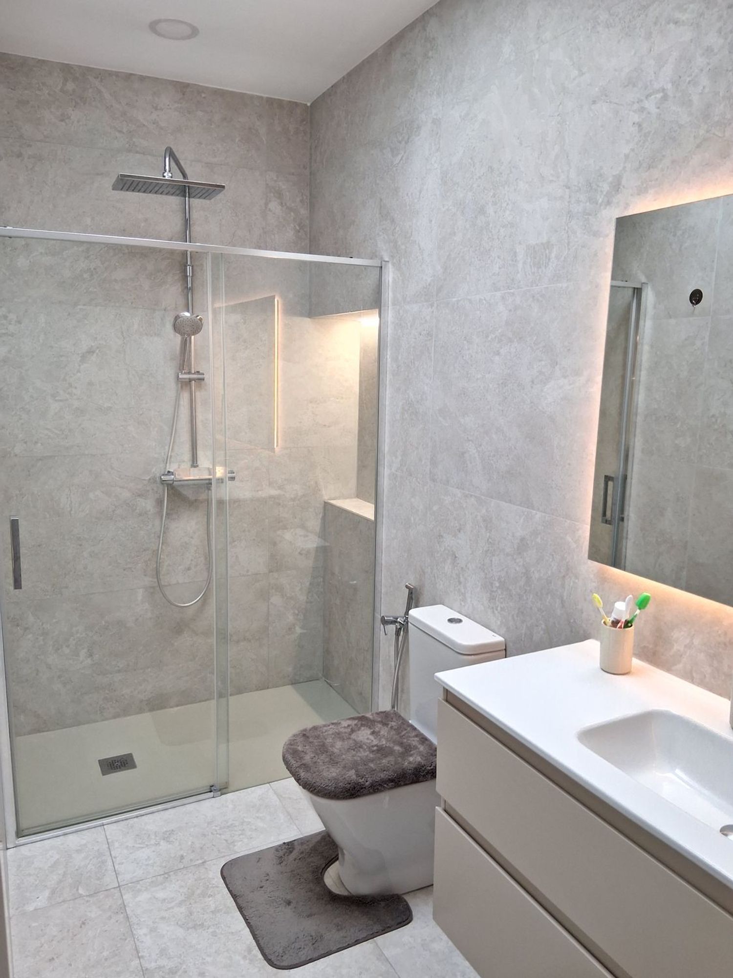 Chalet pareado en Barrio La Florida - Foto 2