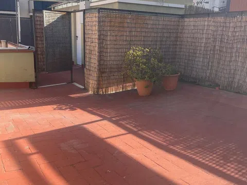 Piso en calle de Neopàtria, 133